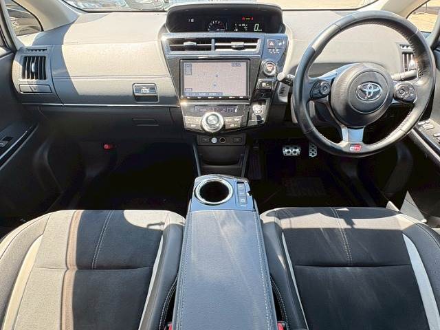プリウスαS “ツーリングセレクション・GR SPORT” 内装他