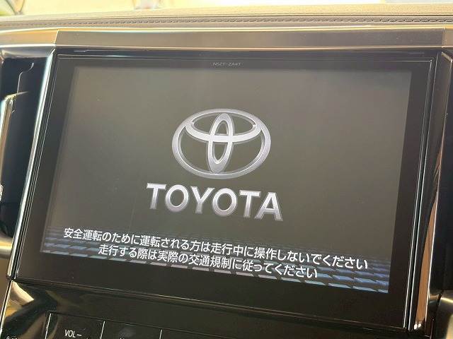 トヨタ アルファードの画像4