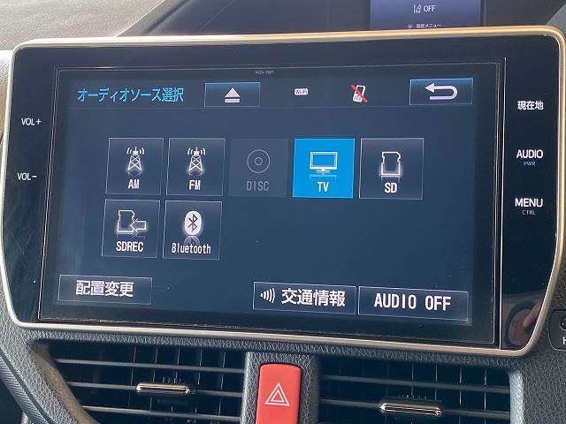 ヴォクシーハイブリッドハイブリッドZS 純正10型ナビ/両側電動スライドドア/7人乗り/セーフティセンス/シートヒーター/クルーズコントロール/バックカメラ/USB/CD/DVD/Bluetooth 内装他