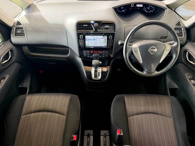 日産セレナハイウェイスター Vセレ+Safety S-HYBRID アドバンスドセー 内装他