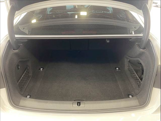 アウディ A4の画像18