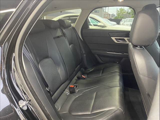 XFSPORTBRAKE 2.0D PRESTIGE 内装他