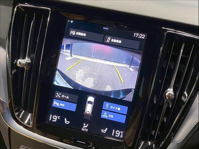 V60T5 Momentum 内装他