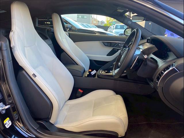 F-TYPER-DYNAMIC COUPE P300 内装他