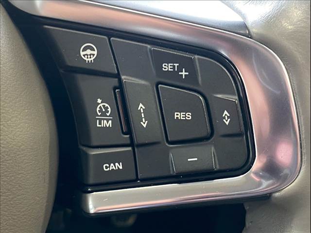 ジャガー XEの画像8