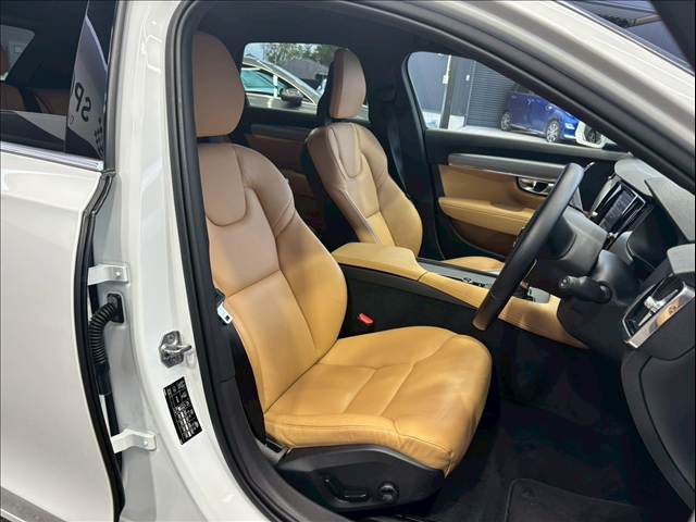 V90T5 Momentum 内装他