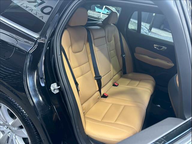 V60T5 Momentum 内装他