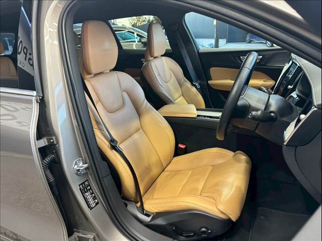 V60T5 Inscription 内装他