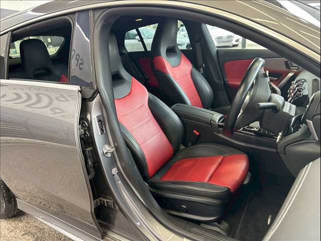 CLA-CLASS Shooting BrakeCLA 200 d AMGライン 内装他