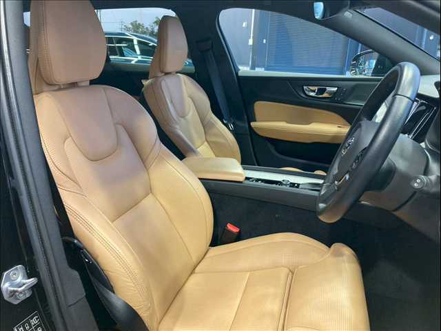 V60T5 Inscription 内装他