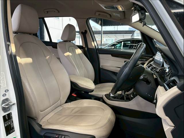 2Series Gran Tourer218d Luxury RHD 内装他