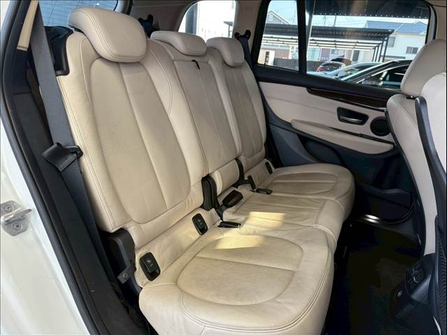 2Series Gran Tourer218d Luxury RHD 内装他