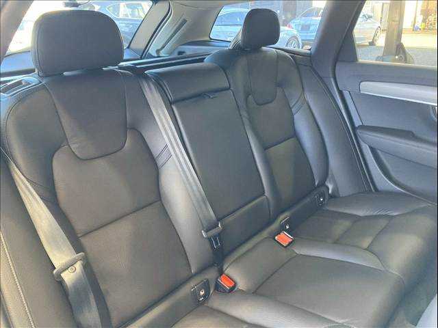 V90B5 Momentum 内装他