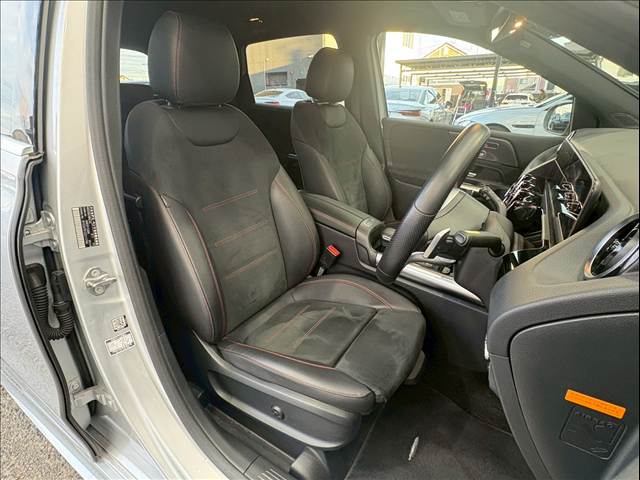 B-CLASSB200 d AMGライン 内装他