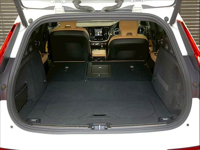 ボルボ V60の画像18