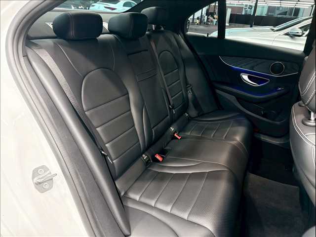 C-CLASS SedanC 220 d ローレウスエディション 内装他