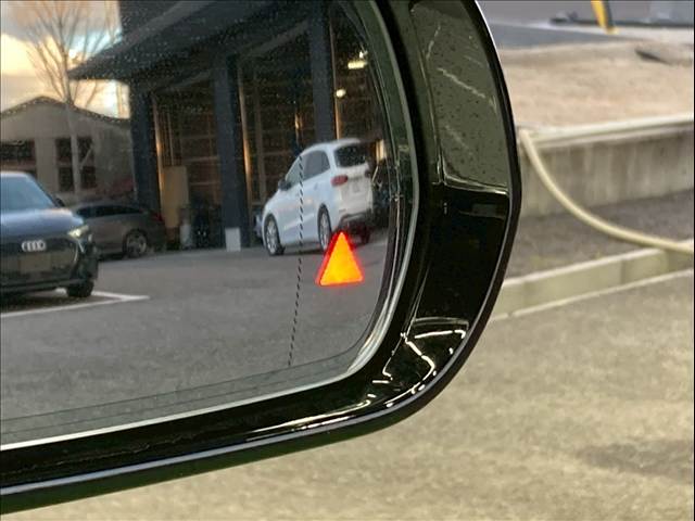 メルセデス・ベンツ E-CLASS Sedanの画像9