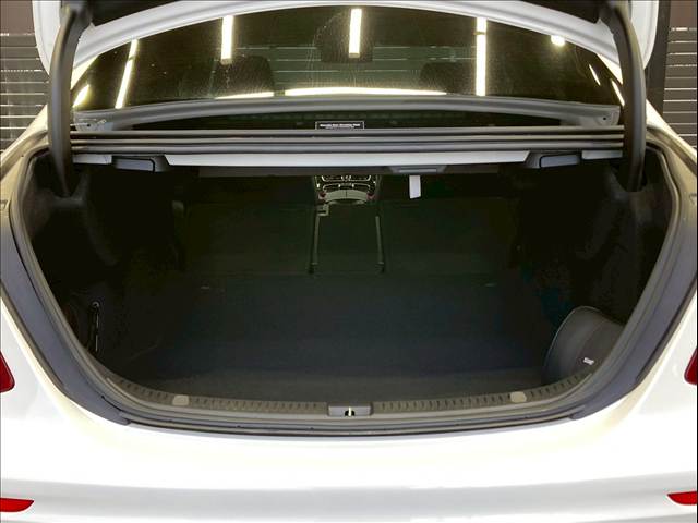 メルセデス・ベンツ E-CLASS Sedanの画像18