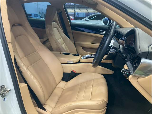 ポルシェ Panameraの画像5