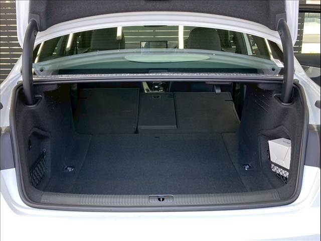 アウディ A4の画像18