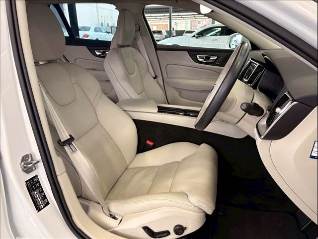 V60B4 Momentum 内装他