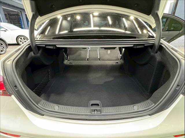 メルセデス・ベンツ E-CLASS Sedanの画像18