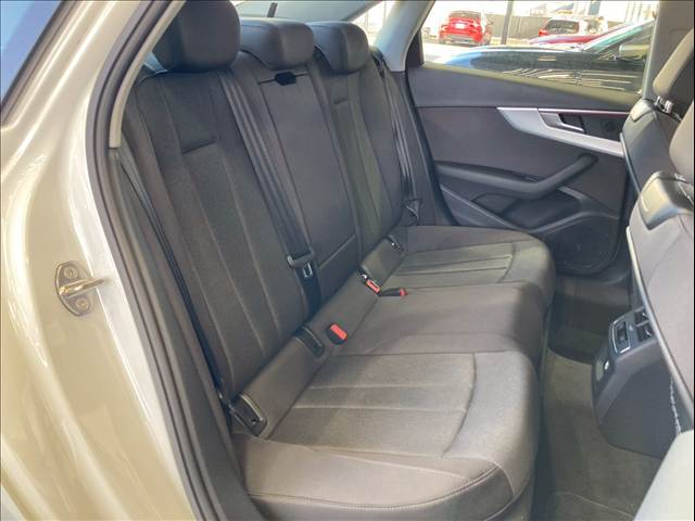 アウディ A4の画像7