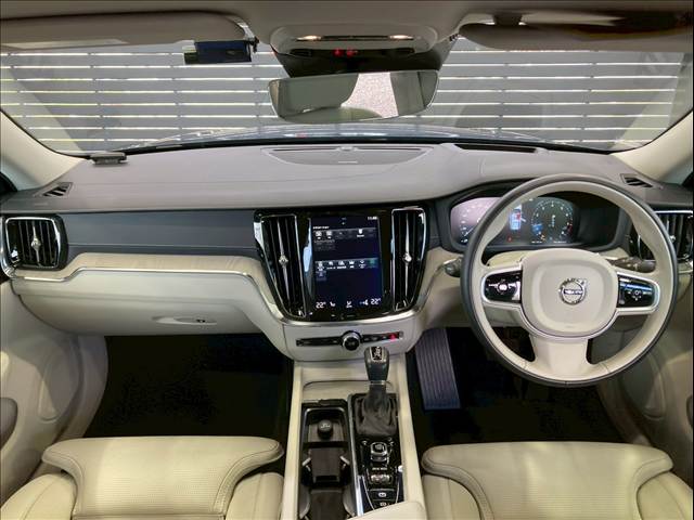 V60T5 Inscription 内装他