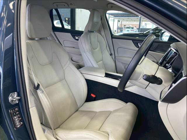 V60T5 Inscription 内装他