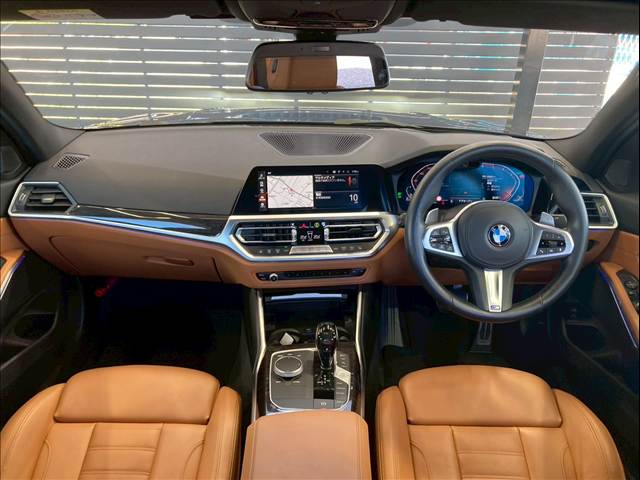 3Series Sedan320d xDriveMスポーツハイラインパッケージ ハイラインPKG/コニャックレザー/オプション19インチAW/AppleCarPlay/カープレイ/パワーシート/シートメモリー/シートヒーター/ACC/BSM/全方位カメラ/レーダークルコン 内装他