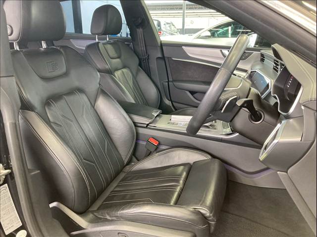 A7 Sportback４０ＴＤＩクワトロ　Ｓラインパッケージ　４ゾーンデラックスオートマチックエアコン／マルチカラーアンビエントライト／カープレイ／ＡｐｐｌｅＣａｒＰｌａｙ／ＡＣＣ／ＢＳＭ／シートヒーター／シートメモリー／パワーシート／レーダークルコン 内装他