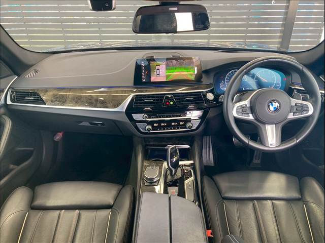 BMW 5Series Sedanの画像3