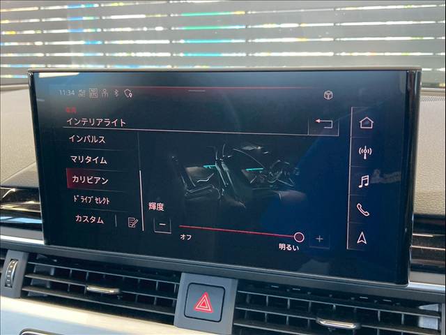 A4□35 TFSI S line 内装他