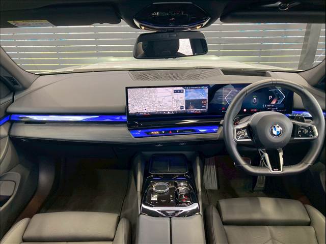 BMW 5Series Sedanの画像2