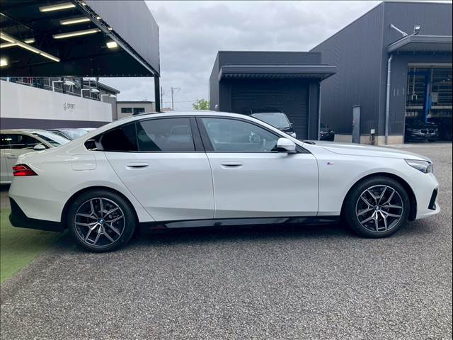 BMW 5Series Sedanの画像18