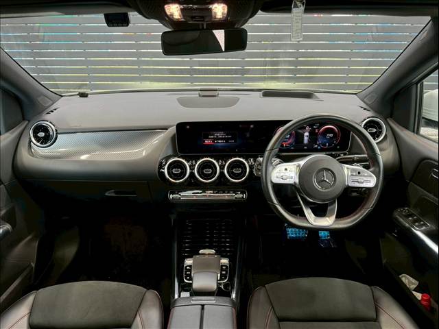 メルセデス・ベンツB-CLASSB200 d AMGライン 内装他
