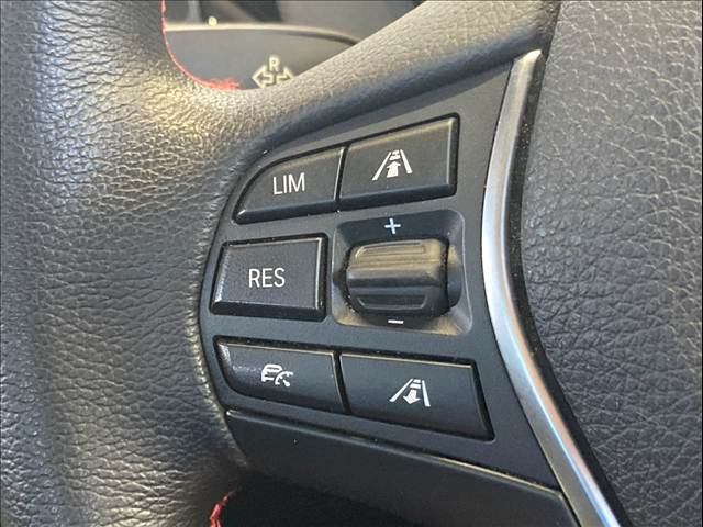 1Series118d スポーツ 1オーナー車/レーダークルーズコントロール/LEDヘッドライト/パーキングアシスト/インテリジェントセーフティー/スマートキー/プッシュスタート/Bluetooth/クリアランスソナー/車線逸脱防止/ 内装他