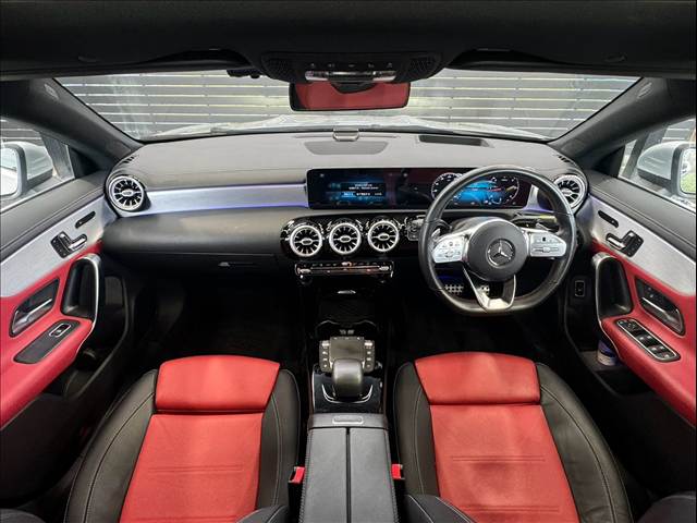 CLA-CLASSCLA200d AMGレザーエクスクルーシブパッケジ サンルーフ/レザーエクスクルーシブPKG/アドバンスドPKG/全方位カメラ/ヘッドアップディスプレイ/レーダークルーズ/ブラインドスポット/アンビエントライト/レーンキープ/シートヒーター 内装他