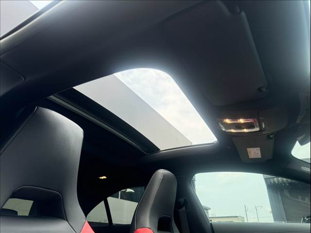 CLA-CLASSCLA200d AMGレザーエクスクルーシブパッケジ サンルーフ/レザーエクスクルーシブPKG/アドバンスドPKG/全方位カメラ/ヘッドアップディスプレイ/レーダークルーズ/ブラインドスポット/アンビエントライト/レーンキープ/シートヒーター 内装他