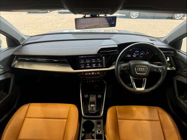 アウディA3 Sportbackスポーツバック30TFSI コンビエンス&アシスタンスPKG/ナビゲーションPKG/シートヒーター/パーキングアシスト/レーダークルーズコントロール/ブラインドスポットモニター/クリアランスソナー/バーチャルコックピット/ETC 内装他