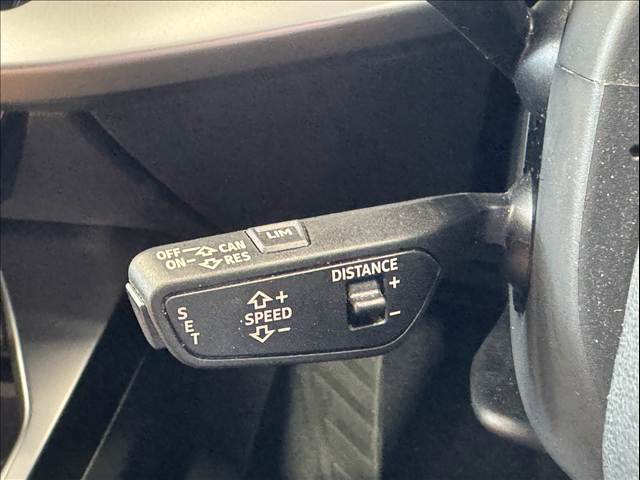 A3 Sportbackスポーツバック30TFSI コンビエンス&アシスタンスPKG/ナビゲーションPKG/シートヒーター/パーキングアシスト/レーダークルーズコントロール/ブラインドスポットモニター/クリアランスソナー/バーチャルコックピット/ETC 内装他