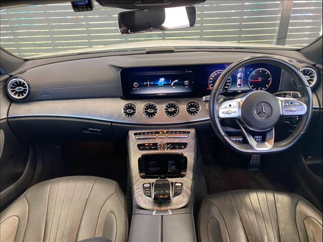 メルセデス・ベンツCLS-CLASSＣＬＳ２２０ｄ　スポーツ　エクスクルーシブパッケージ　サンルーフ／ブルメスター／全方位カメラ／シートクーラー／シートヒーター／パワーシート／シートメモリー／フルセグ／アンビエントライト／パフュームアトマイザー／レーダークルーズ／ブラインドスポット 内装他
