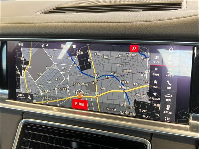 Panamera４　４人乗り／全方位カメラ／ＰＡＳＭ／アゲートグレーインテリアカラー／ヴァルカノグレーメタリック／ＡｐｐｌｅＣａｒＰｌａｙ／１４ｗａｙパワーシート／レーンキープアシスト／電動リアゲート／エントリードライブ 内装他