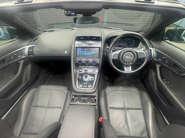 ジャガーF-TYPE□R-DYNAMIC CONVERTIBLE P300 内装他