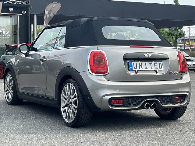 BMW MINI CONVERTIBLEの画像15