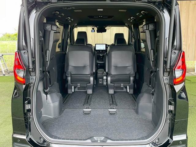 トヨタ ノアハイブリッドの画像13