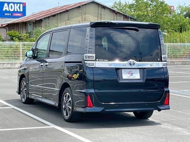 トヨタ ヴォクシーの画像16