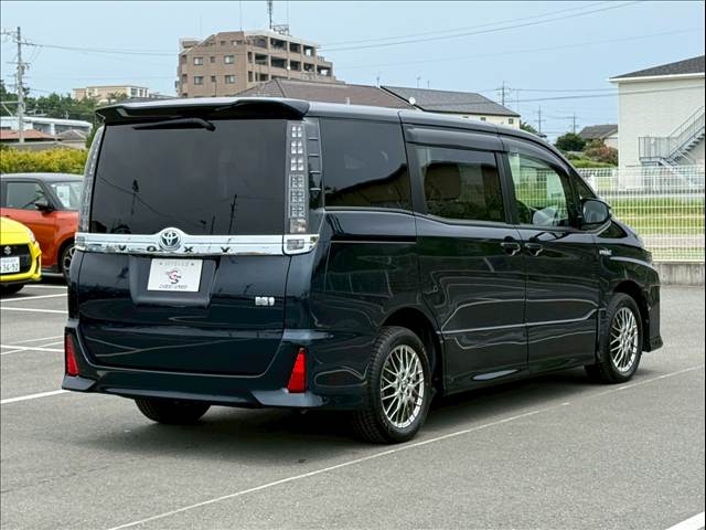 トヨタ ヴォクシーハイブリッド ZS ｜SUVといえばグッドスピード