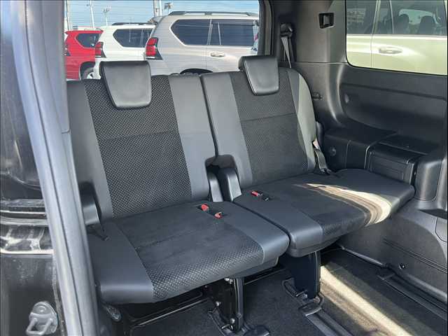 トヨタ ヴォクシーの画像7