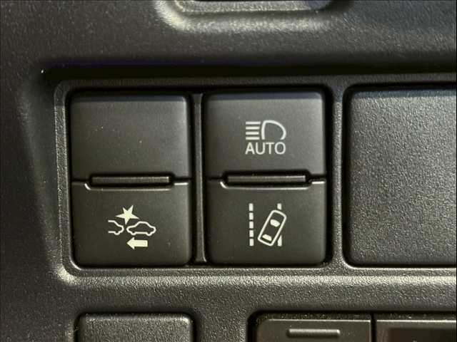 トヨタ ヴォクシーの画像12